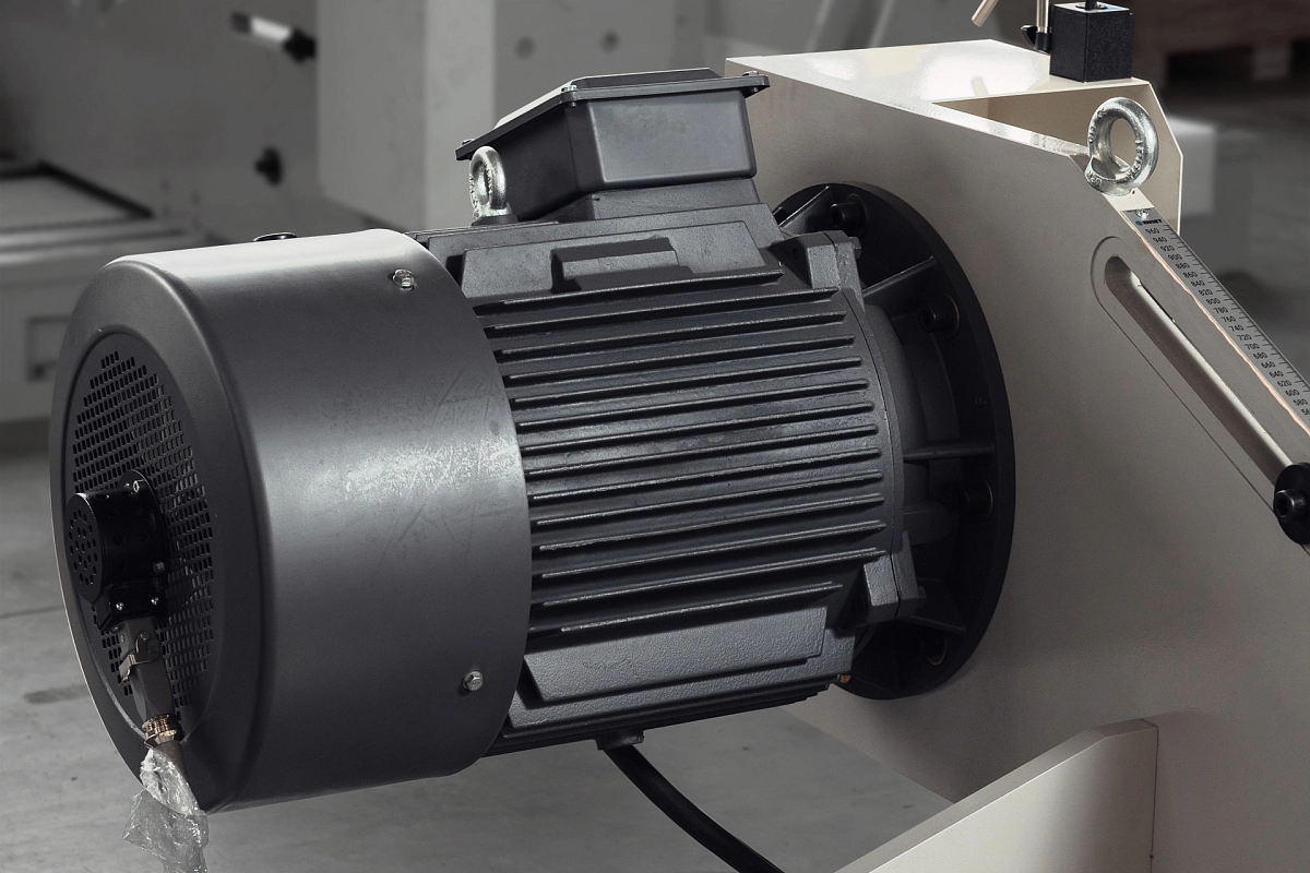 aksis-mnogofunktsionalnyy-universalnyy-kompleks