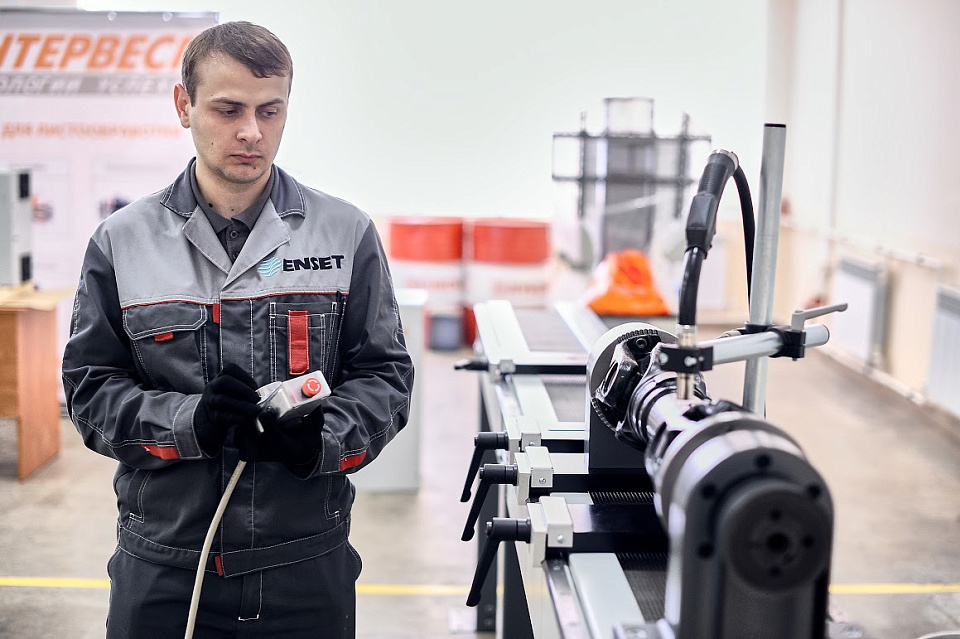 Оборудование для сборки и сварки карданов СКВ-3000А