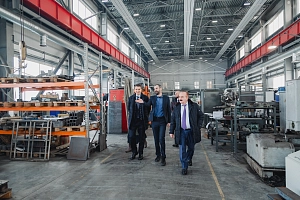 ehkskursiya-na-proizvodstvo-ehnset-dlya-zamministra-nauki-i-vysshego-obrazovaniya-rf-denisa-sekirinskogo_1