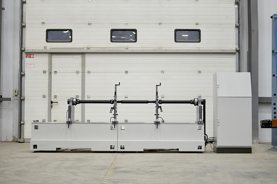 Станок балансировочный для карданных и коленчатых валов БАЛКАР